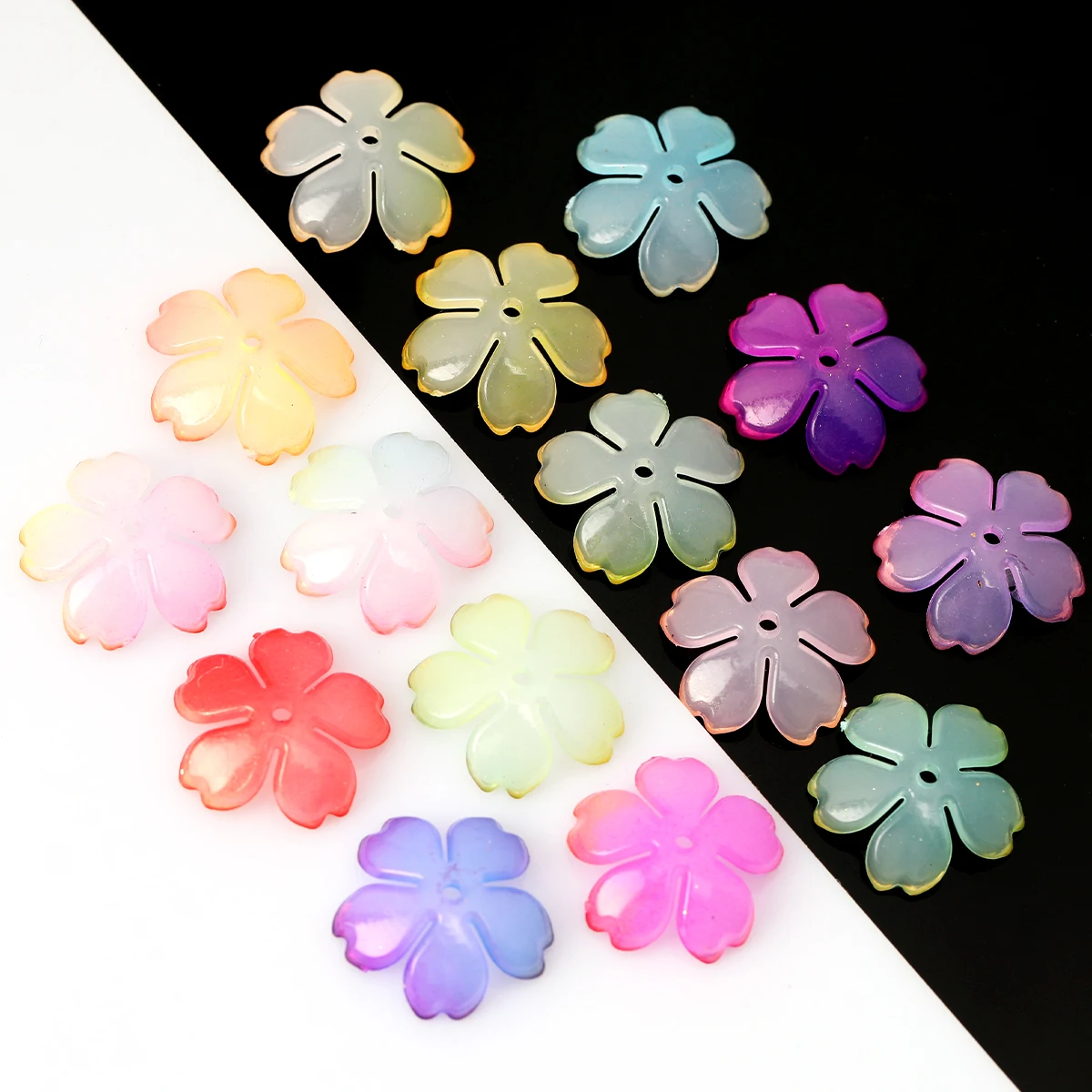 About 120pcs Random Color Five Petal Cherry Blossom Flower Acrylic Beads, Size 1.8cm DIY Making Accessories Necklace Bracelet
