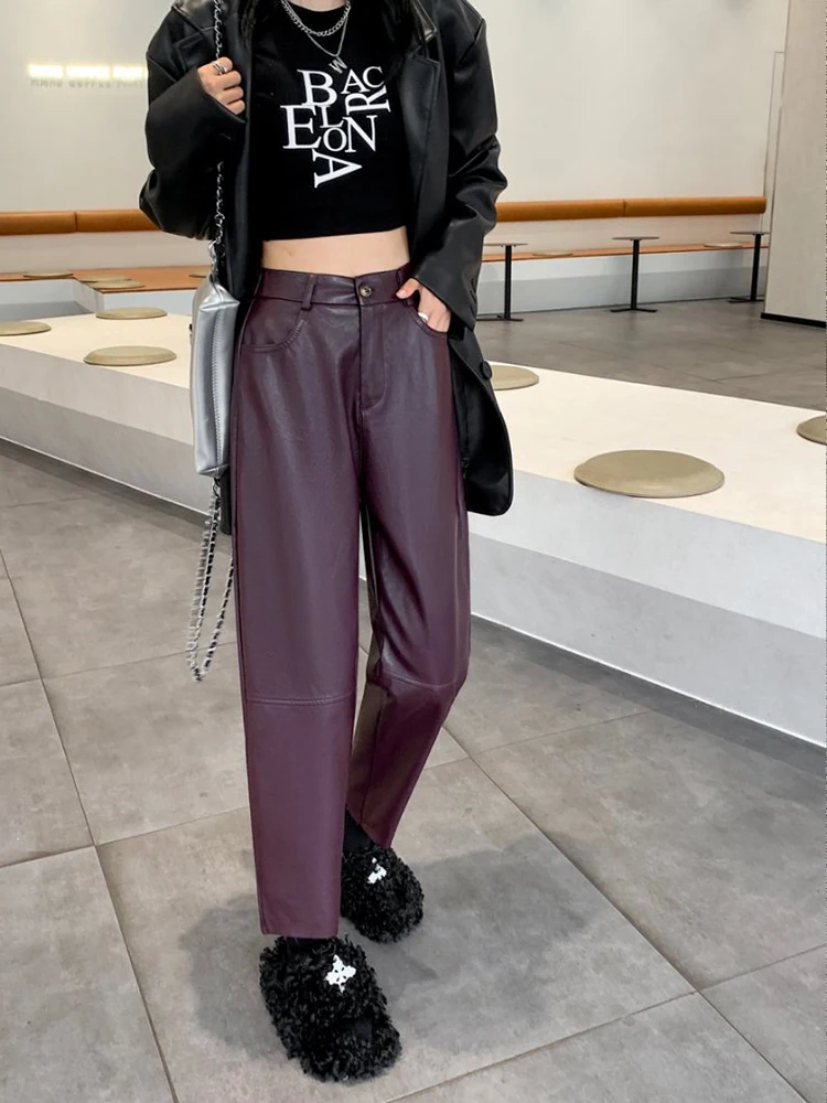 กางเกงหนังเทียมสีแดงไวน์ทรงดินสอเอวสูงสำหรับผู้หญิง สไตล์ลำลอง ความยาวระดับข้อเท้า เหมาะสำหรับฤดูใบไม้ร่วงและฤดูหนาว