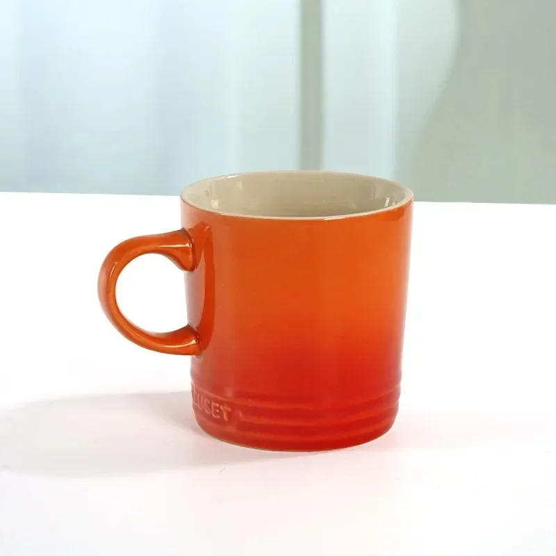 Canecas cerâmicas estilo nórdico com presente da mão Caneca popular do gradiente da cor, caneca criativa do macaron, copo fresco do arco-íris, mão