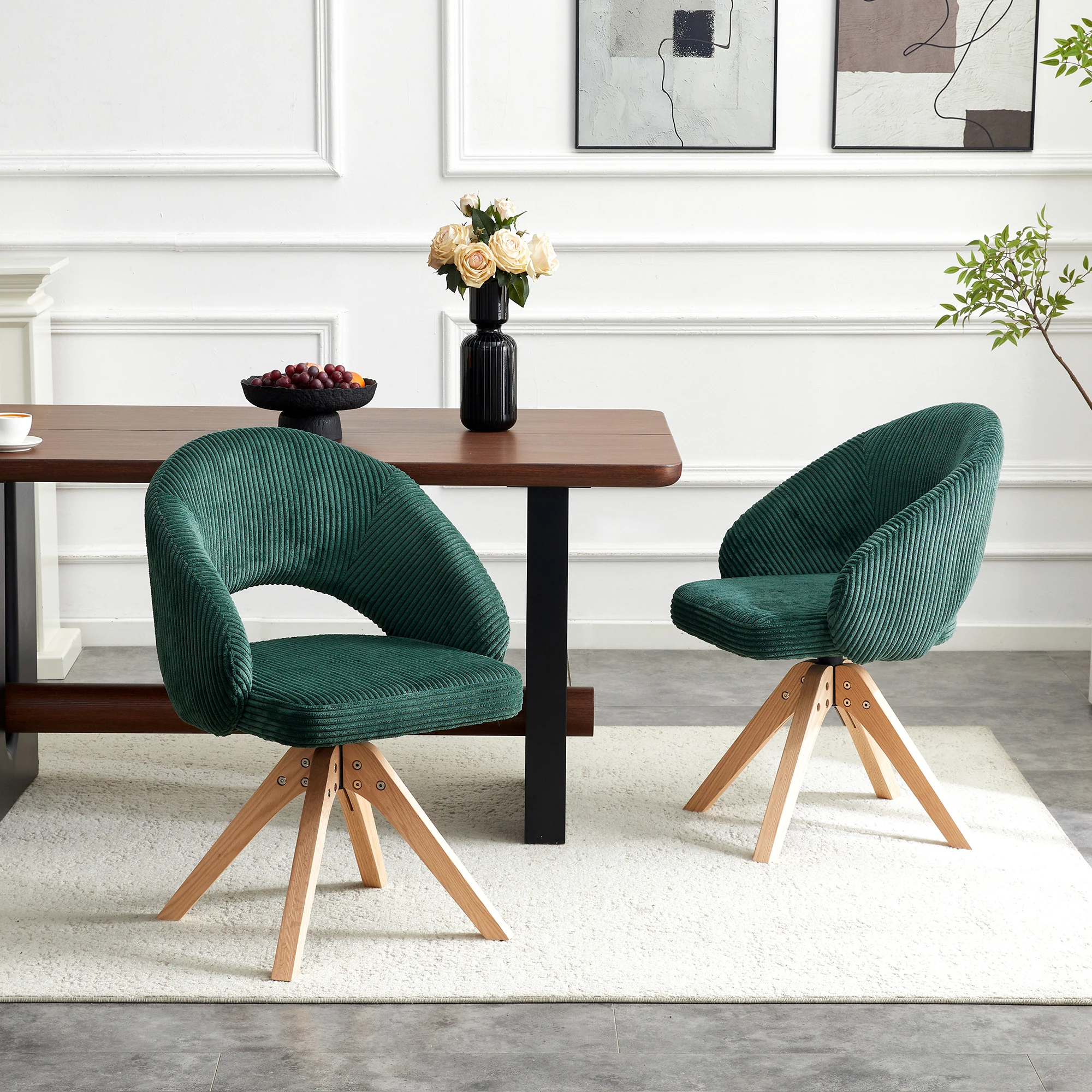 Set di 2 sedie da pranzo girevoli in stile retrò, dal design elegante e raffinato, rivestite in velluto verde scuro e dotate di gambe in legno massello, con rotazione a 360 gradi. ° Funzione di
