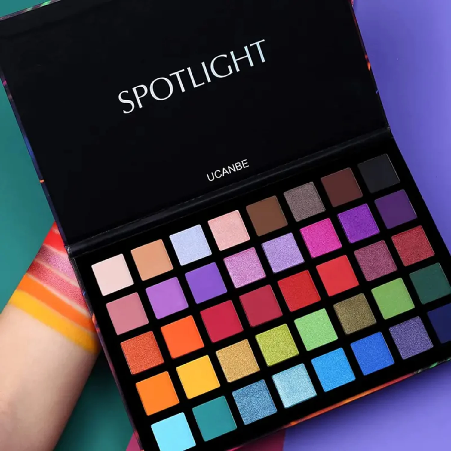 Elevate Your Look with UCANBE Makeup Spotlight Paleta de sombras de ojos: una colección diversa de 40 impresionantes, vibrantes, mate y Shimme