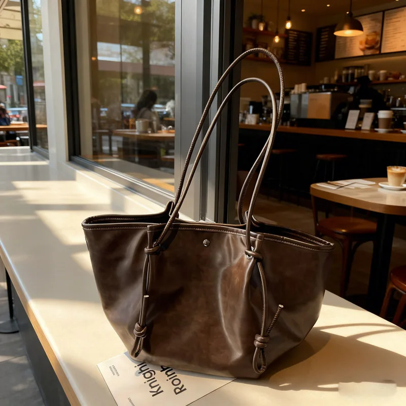 

2025 Winter Vintage Commuter Tote Bag, Spacious Shoulder Purse, Women's Luxe Day to Night Crossbody, Minimalist Top Handle Bag