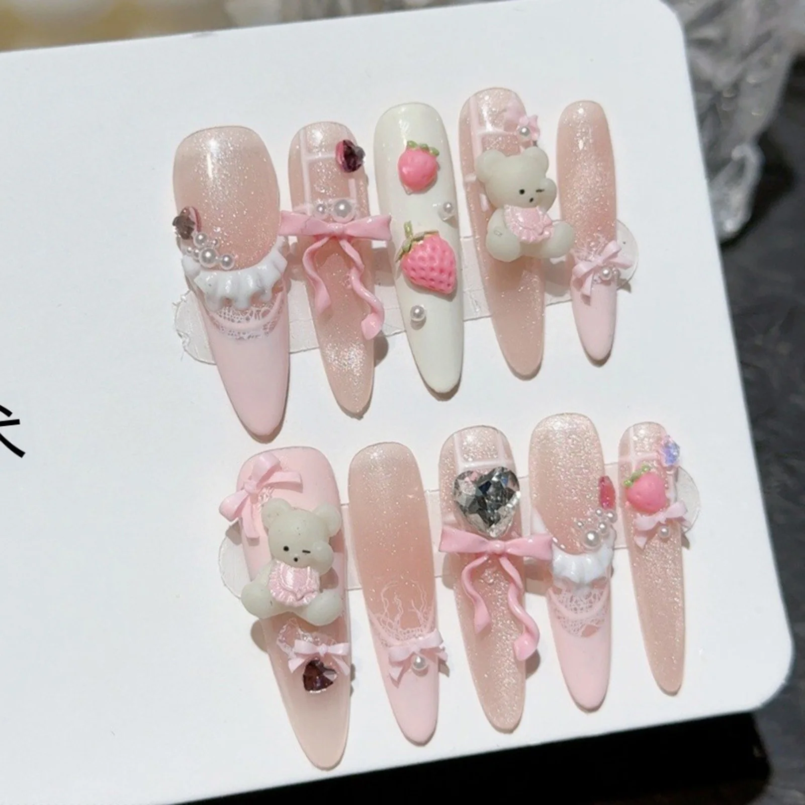 10 قطع الفراولة الدب الأظافر وهمية مع 3D Bowknot الفراولة تألق الراين للفتيات الحلو اللباس مطابقة