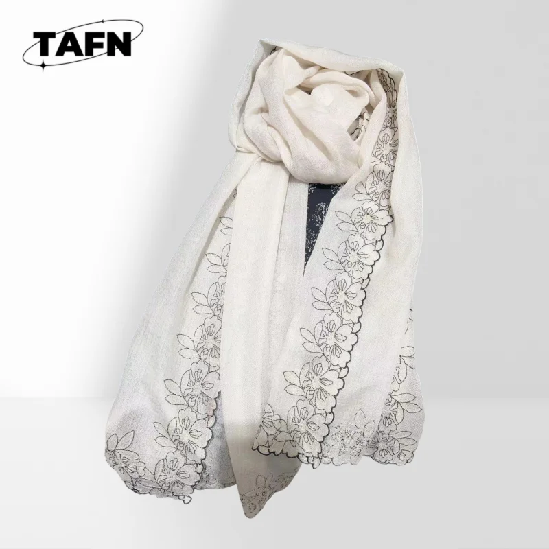 

Machine Embroidery Cashmere Scarf Beautiful Simple Temperament Advanced Texture Retro Style and Luxurious Warmth AI1514