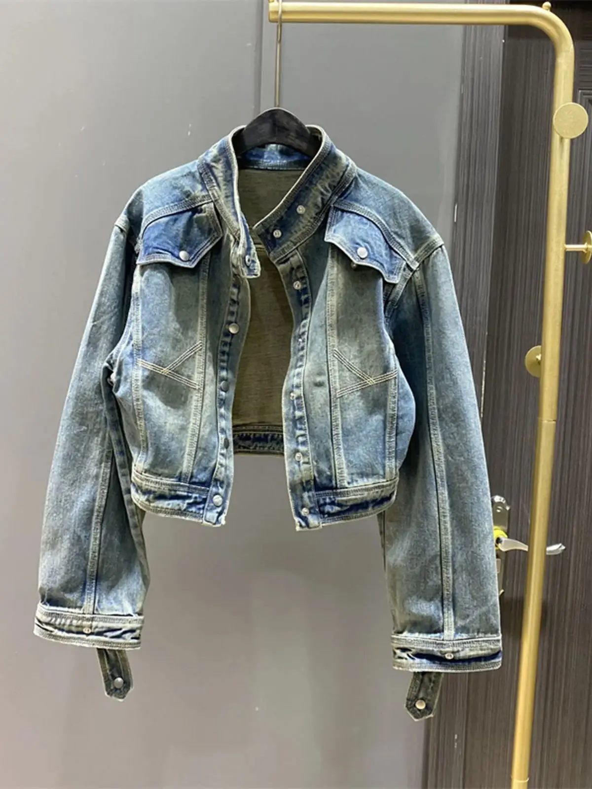 

Retro Distressed Short Denim Jacket Spring 2024 New Women's Stand Collar Long Sleeved Coat Top Cool Girls Locomotive Outwear