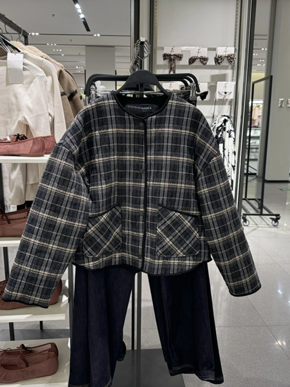 

Осень-зима, свободная клетчатая хлопковая куртка, женская круглая универсальная верхняя одежда, Новое поступление, удобное длинное пальто све