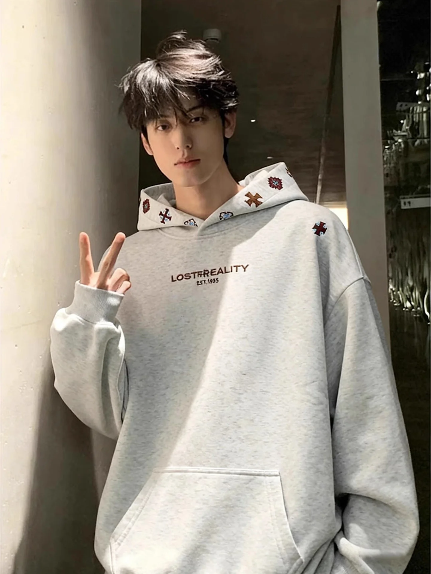 

Мужская толстовка с капюшоном, вышивкой и флисовой подкладкой, утепленная, осенне-зимняя, повседневная, уличная, модная верхняя одежда, куртка