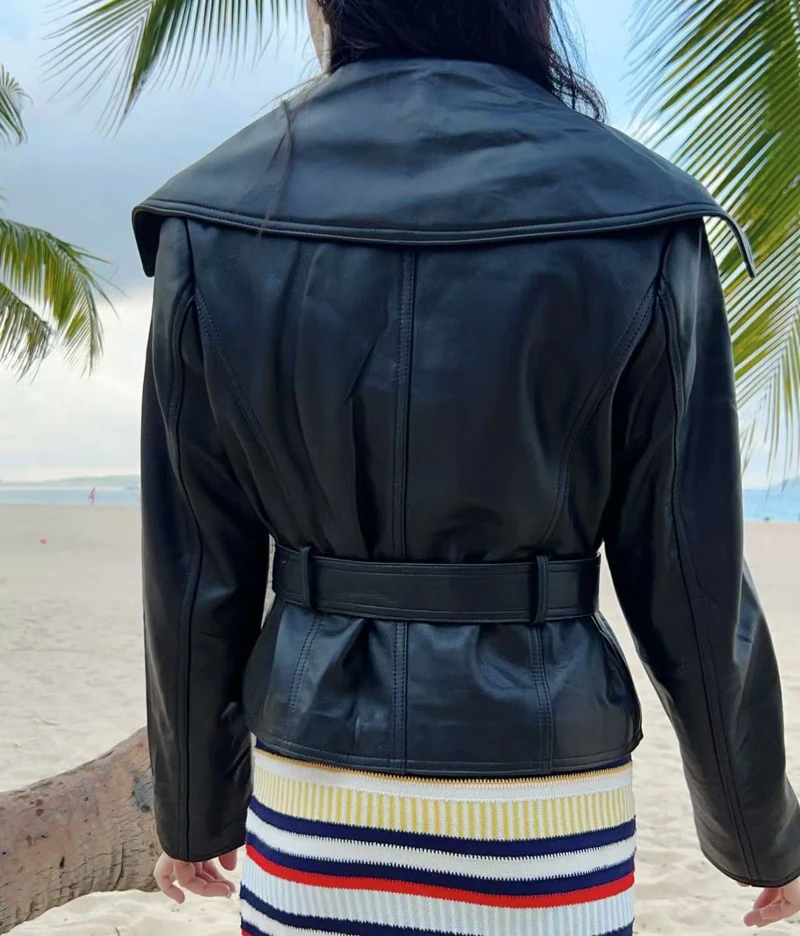 Nuevo en abrigos y chaquetas para mujer, chaqueta de cuero genuino 2025, solapa grande para mujer, elegante abrigo corto blanco para motocicleta con cinturón