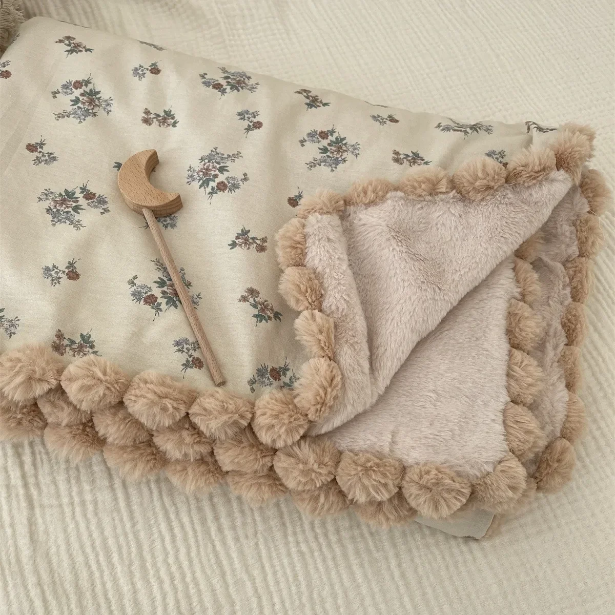 Warm Winter Blanket Newborn Baby Cover Floral Comforting Quilt Pompom Children's Stroller Seat Blankets Baby Bedding Swaddle