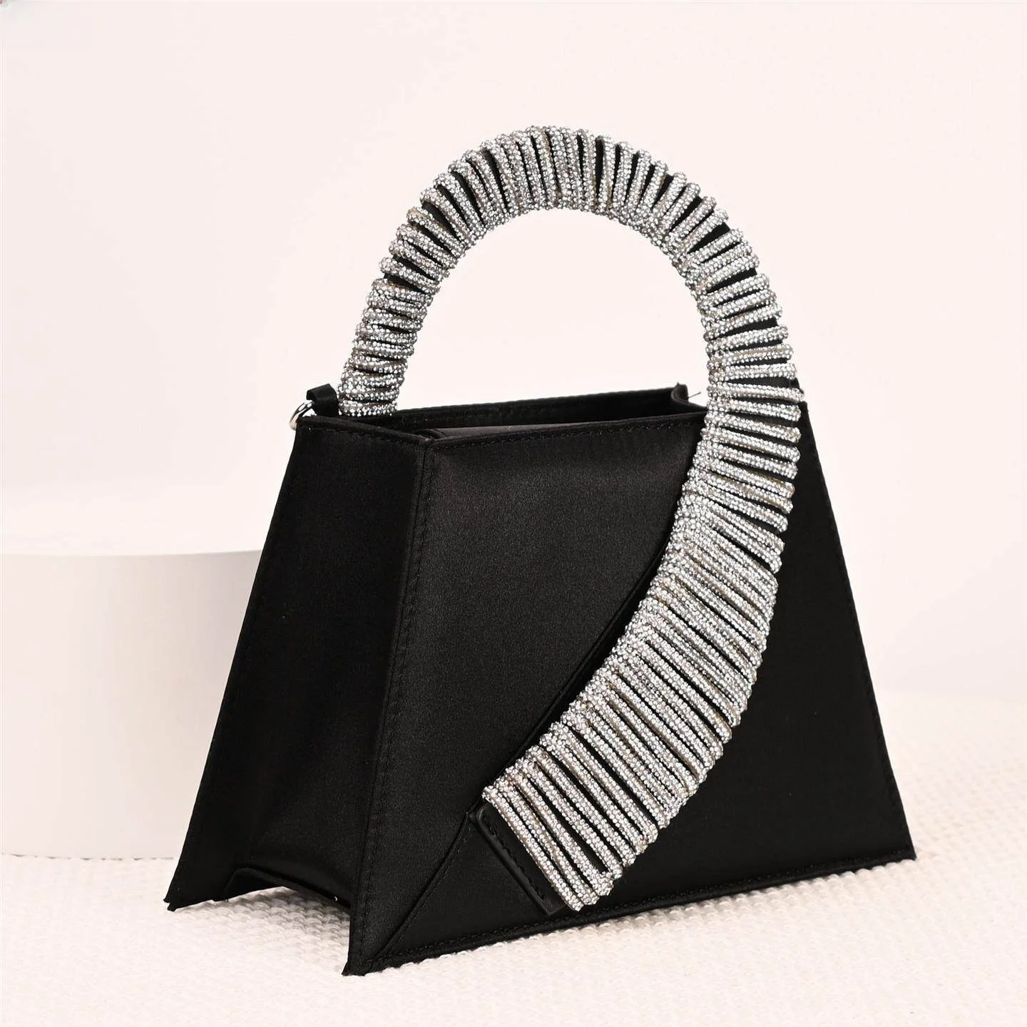 New Sparkling Diamond Fairy Bag Women's Shoulder Crossbody Bag Ultra Shiny Diamond Trapezoidal Bag Ladies Handbag