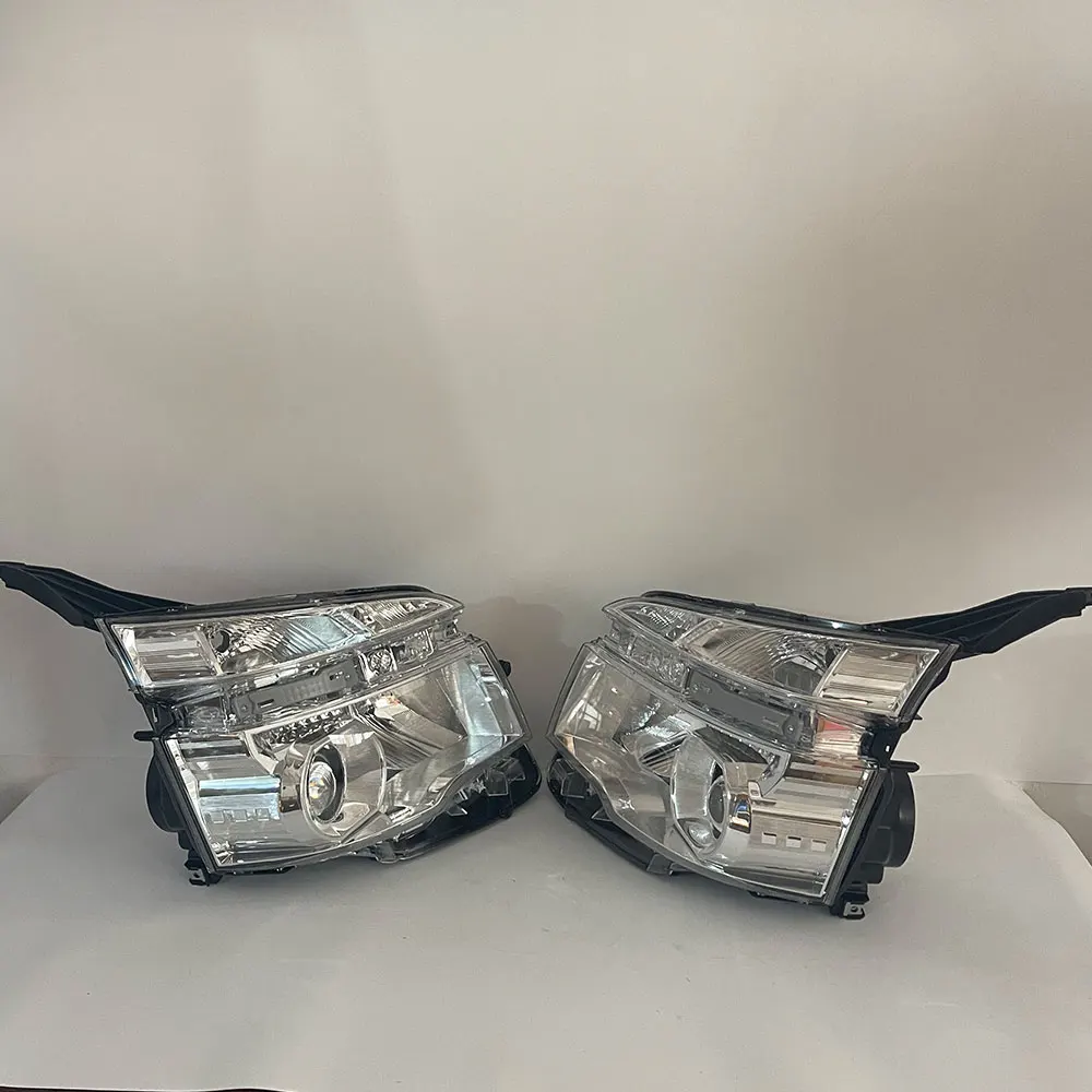 Car Headlight A Pair Headlamp For Toyota Voxy Zrr70 R70 with Lens White 2010 2011 2012 2013