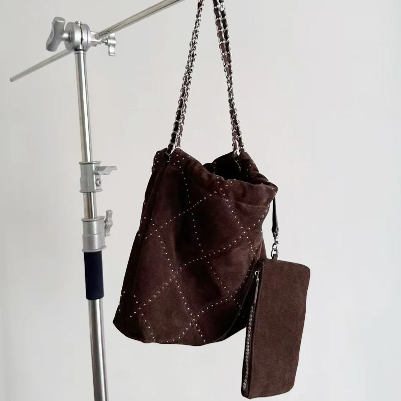 

Сумки из натуральной яловой кожи для женщин, роскошные дизайнерские сумки, кошельки, новинка 2025, новинка с вышивкой, заклепками, ремешком-цепочкой, подмышками, плечами