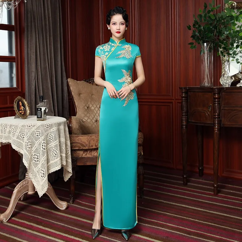 

The long and improved version of runway cheongsam light Chinese-style performance costume
