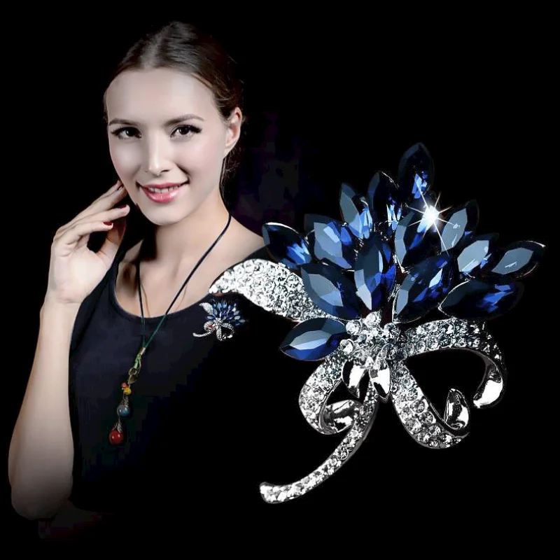 Luxury Design Blue Crystal Bouquet Brooches For Women Inlaid Rhinestone Trendy Brooch Pins Clothing Accessories Jewelry Gifts