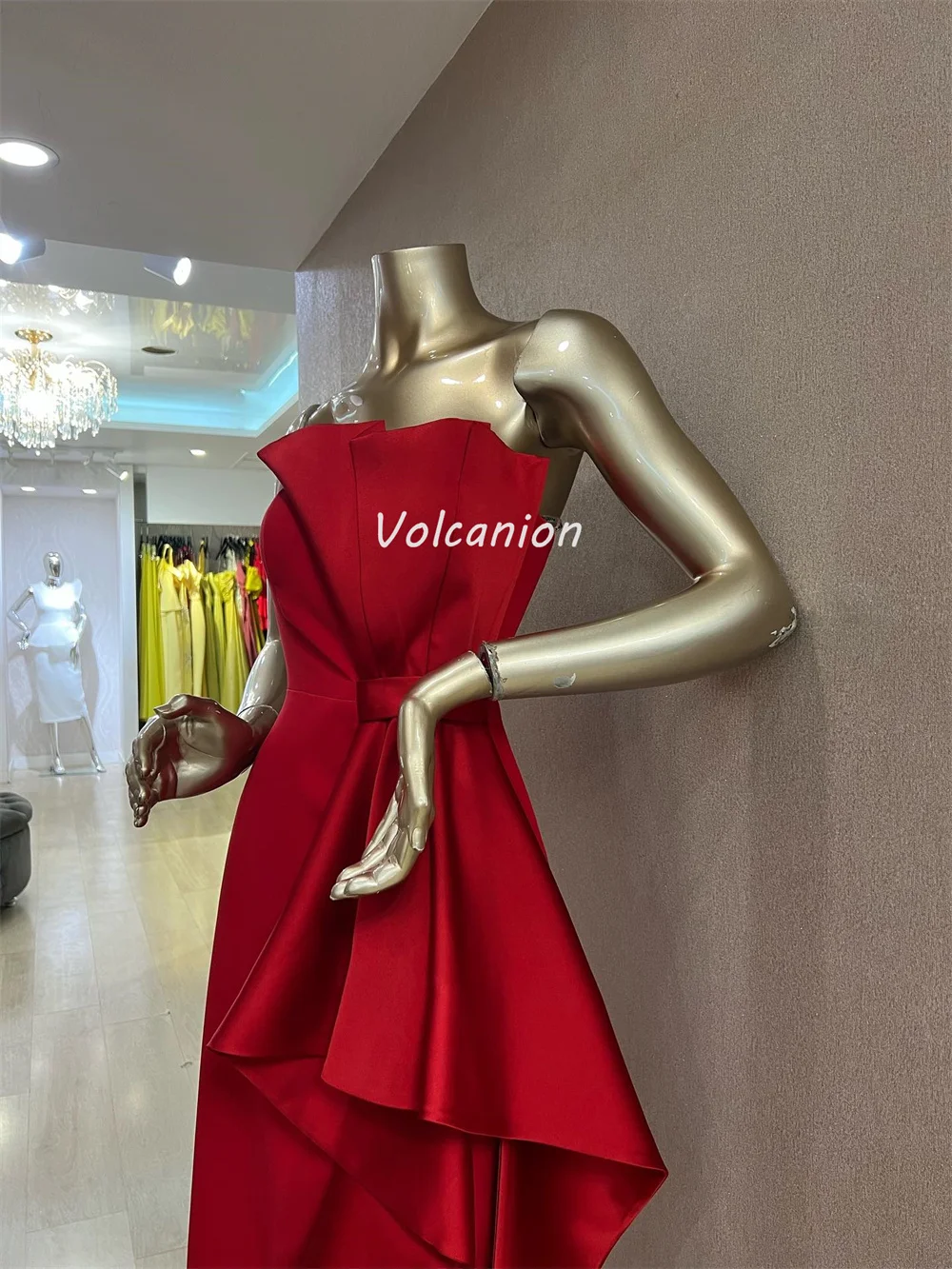 カスタマイズされた高品質の絶妙なシャルムーズリボンシャーリングストレートストラップレスハイロードレスオーダーメイドのオケージョンドレスサイズあり