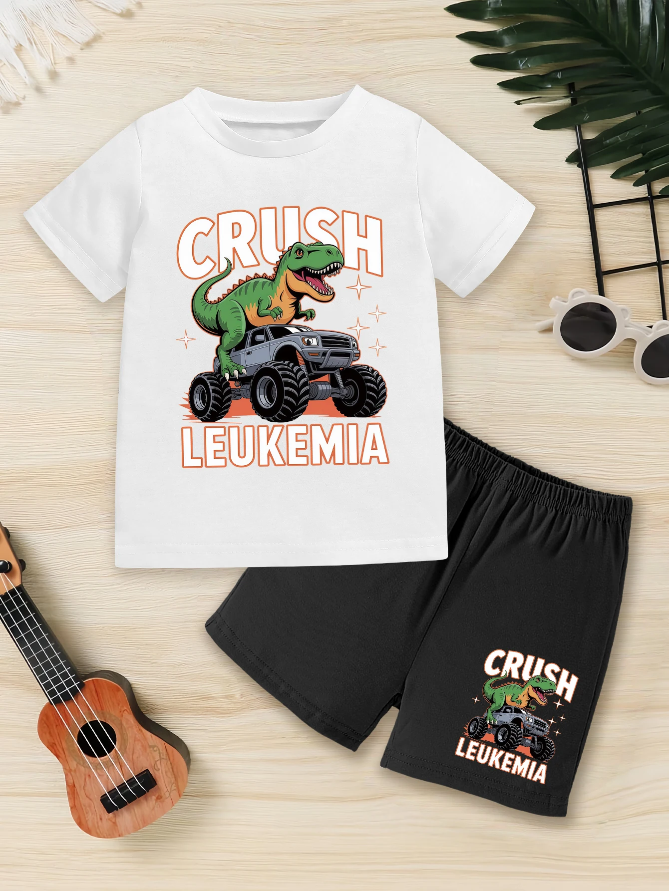 

Комплект из 2 предметов: летняя повседневная одежда для мальчиков, футболка с принтом мультяшного Ти-Рекса, ведущего машину, и шорты.