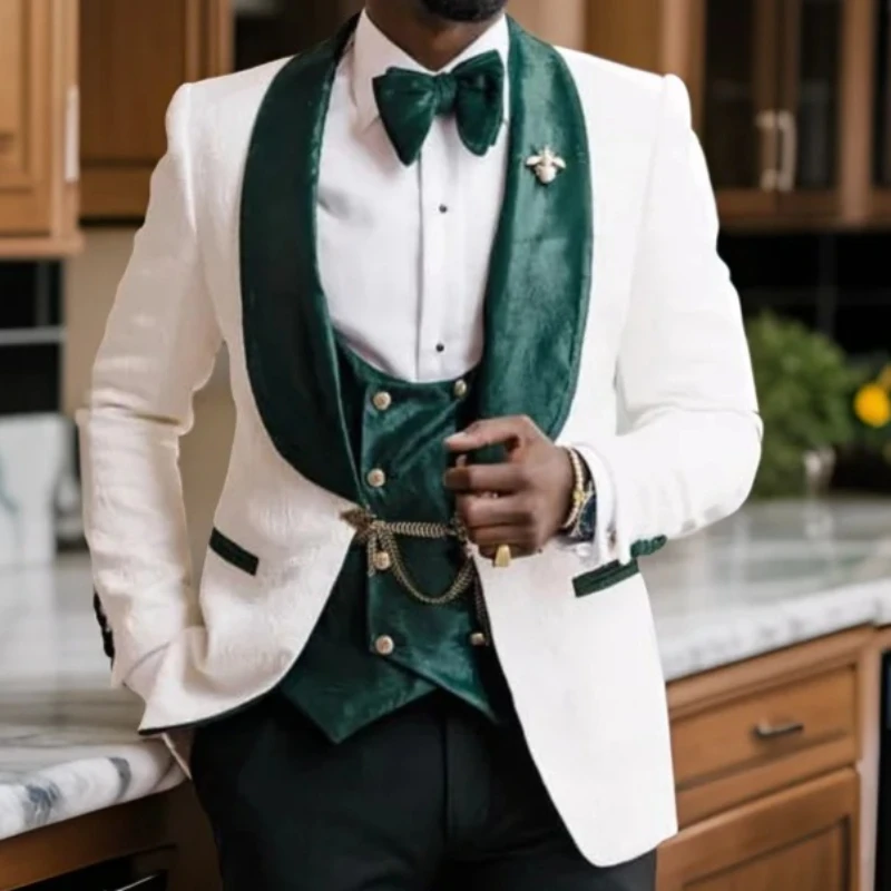 3 Pieces Groom Tuxedo for Wedding African Slim Fit Men Suits White Floral Pattern Jacket Green Velvet Vest with Black Pants 2024