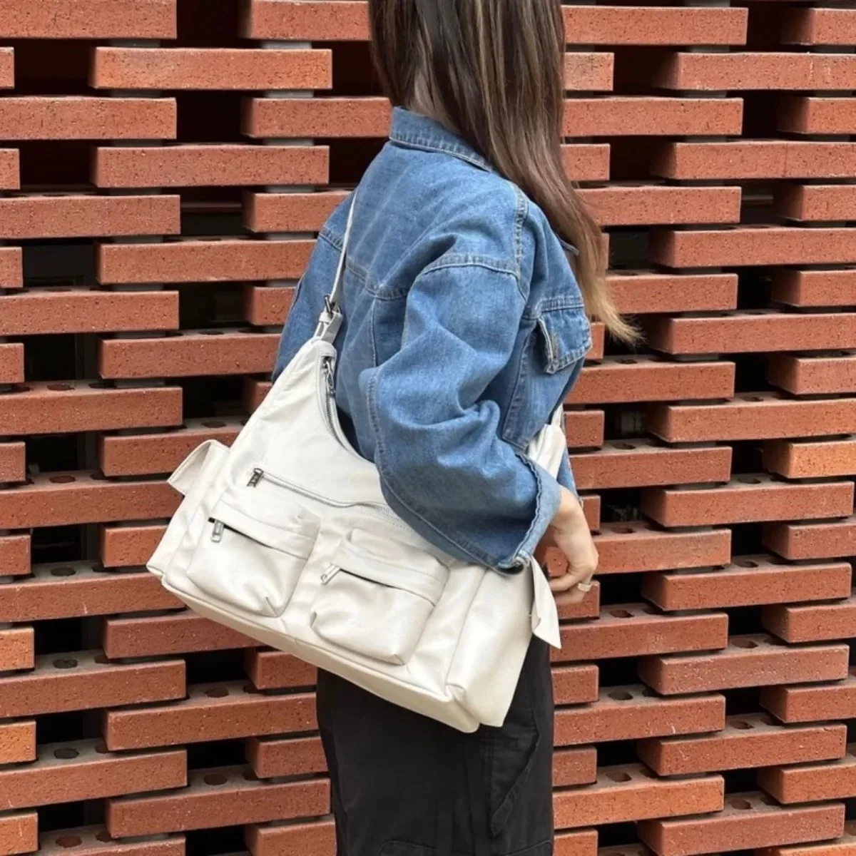 حقيبة كتف للركاب تحت الإبط بتصميم سرج 2025