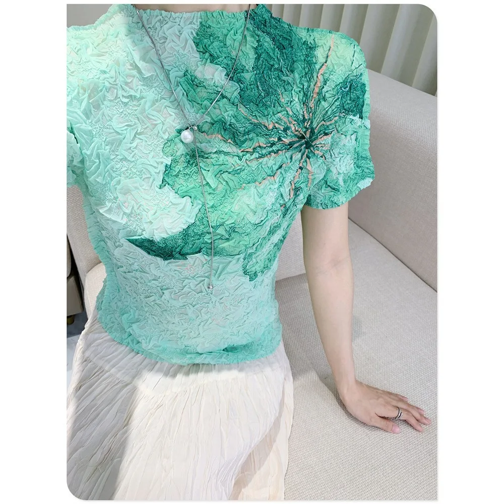 

Miyake Pleated Printed Tops 2025 Summer New Fashion Pleated Tie-Dye Slim Stretch Round Neck Tops Pleats Thin Elegant T-Shirt