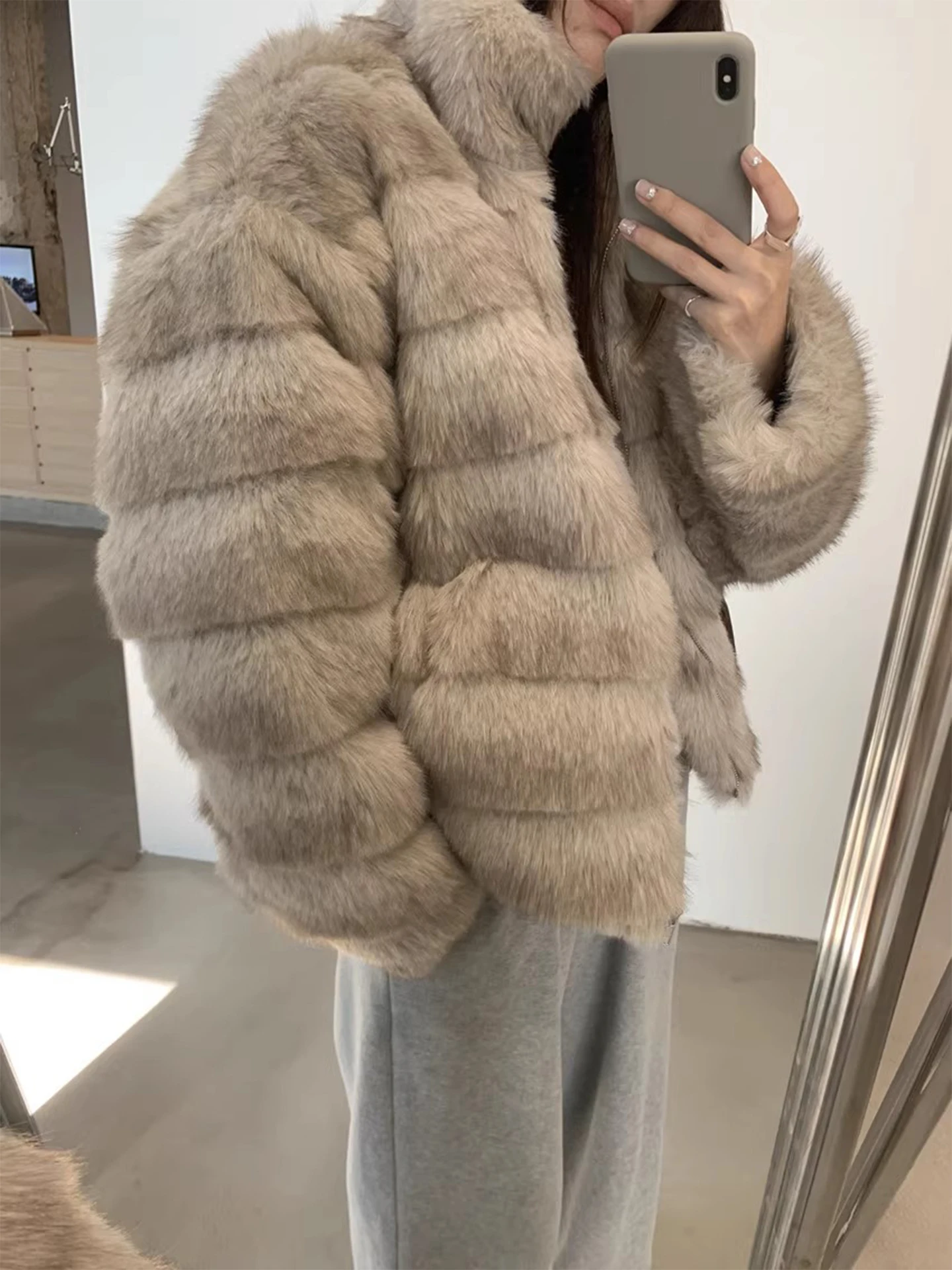 Clothland Women Vintage Faux Fur Coat Zipper Long Sleeve Stand Collar Female Retro Outwear Thick Jacket Mujer CB245