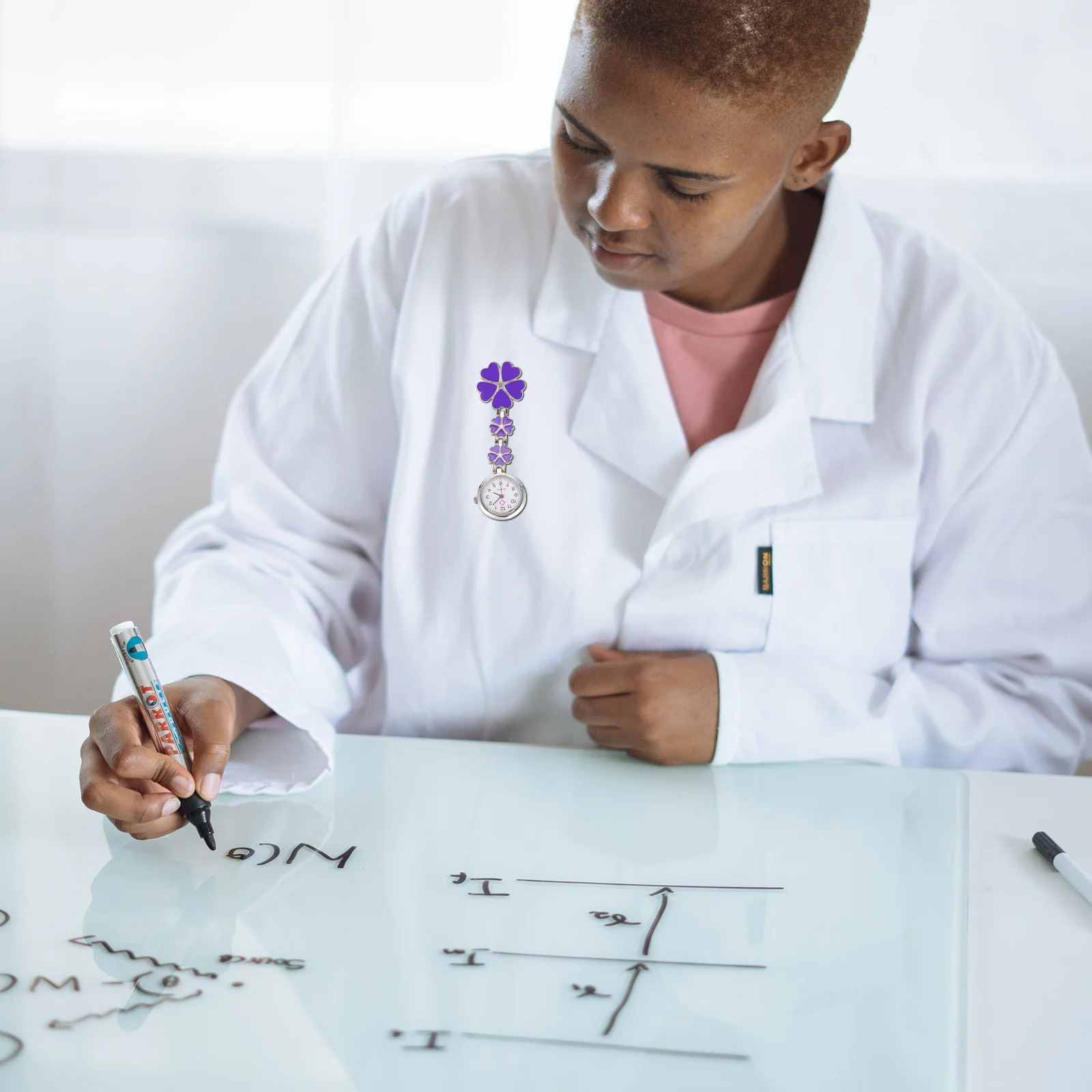 1 قطعة ساعة ممرضة مادة سبائك الزنك دائم عملي أنيق جولة الهاتفي فريد خمسة شكل قلب مهرجان هدية