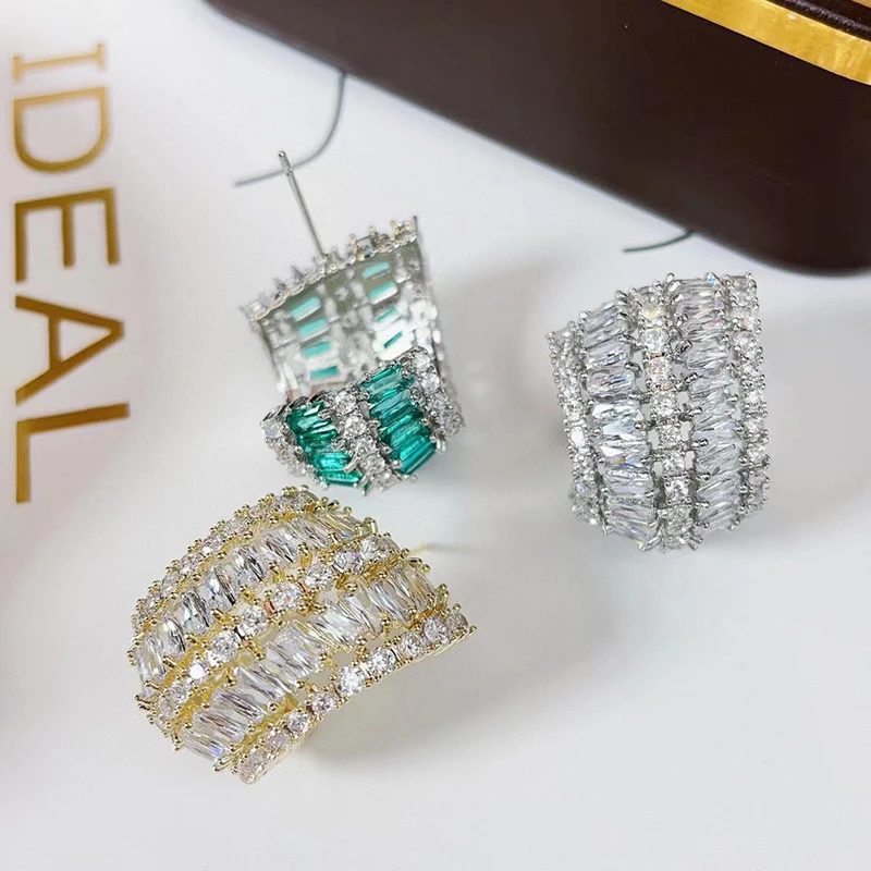 Luxury Irregular Cubic Zirconia Stud Earrings Fashion Roll Shape Design Exquisite Bride Wedding Anniversary Jewelry Big Studs