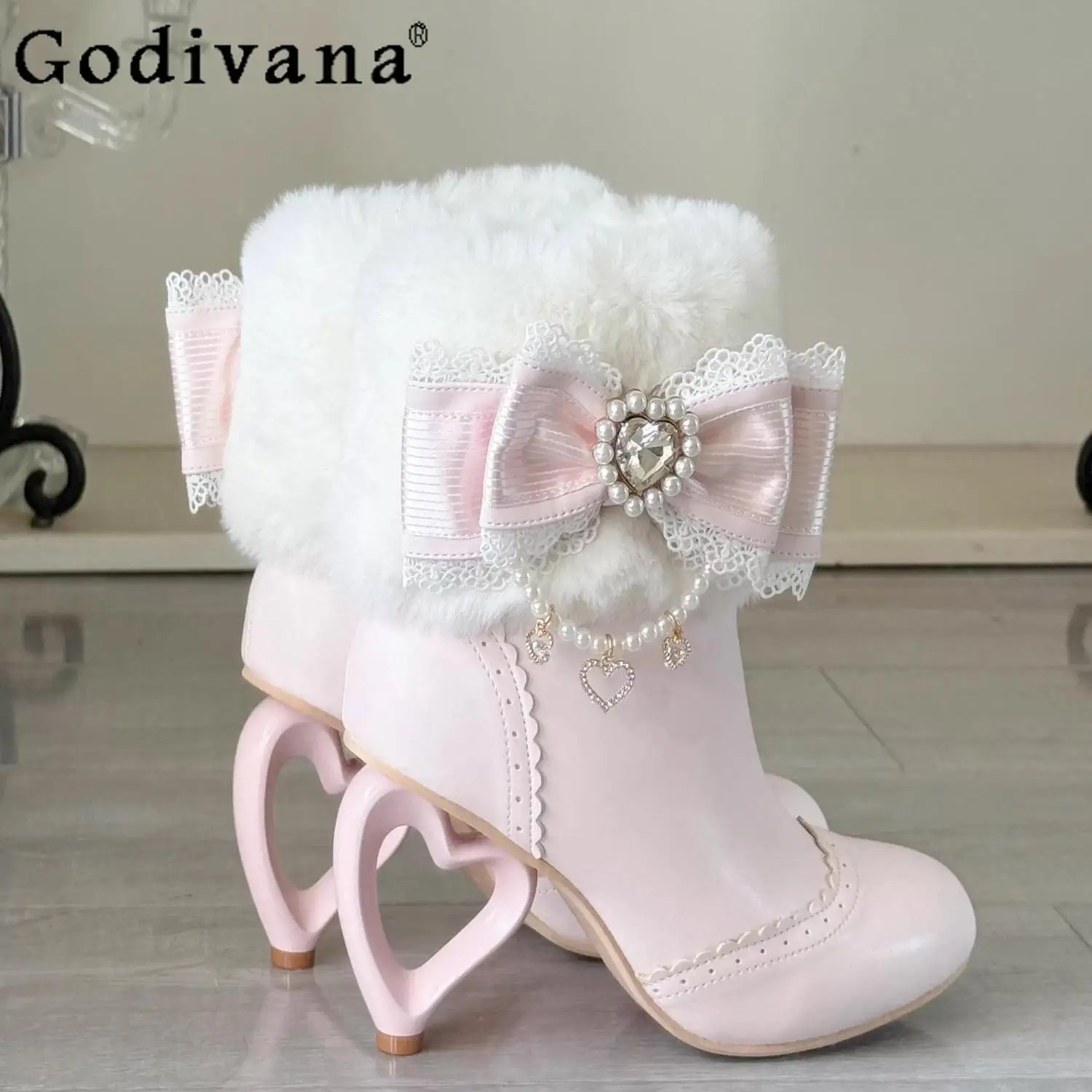 

Короткие сапоги Лолиты на высоком каблуке для девочек, зима 2025 г., женские милые элегантные плюшевые теплые зимние сапоги с бантом и жемчужной цепочкой