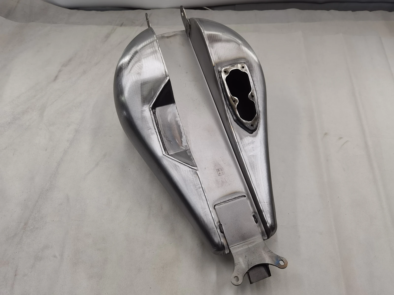 Motorcycle 18L Petrol Gas Fuel Tank For Harley Davidson Softail Street Bob Fat Bob Road Bob Low Rider fxbb 2018-2022 All Models