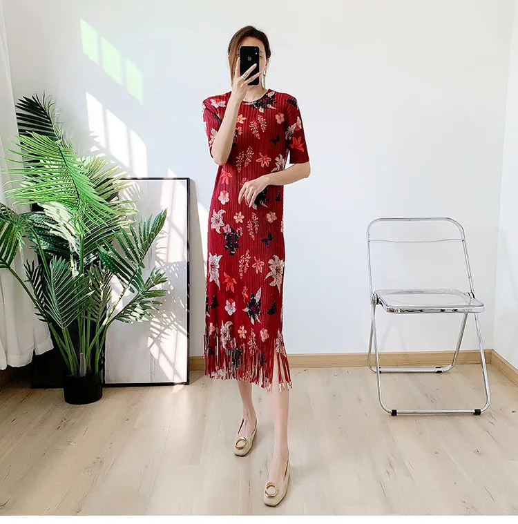 HOT SELLING Miyake fashion High quality pleated short sleeve one-piece dress tassel print o-neck dress IN STOCK