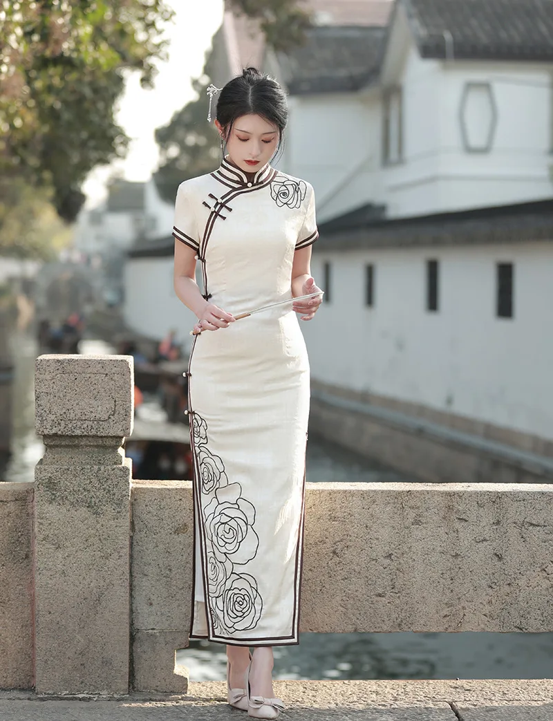 

Summer Mandarin Collar Flower Embrodiery Satin Qipao Chinese Traditional Women's Short Sleeve Cheongsam Evening Dress