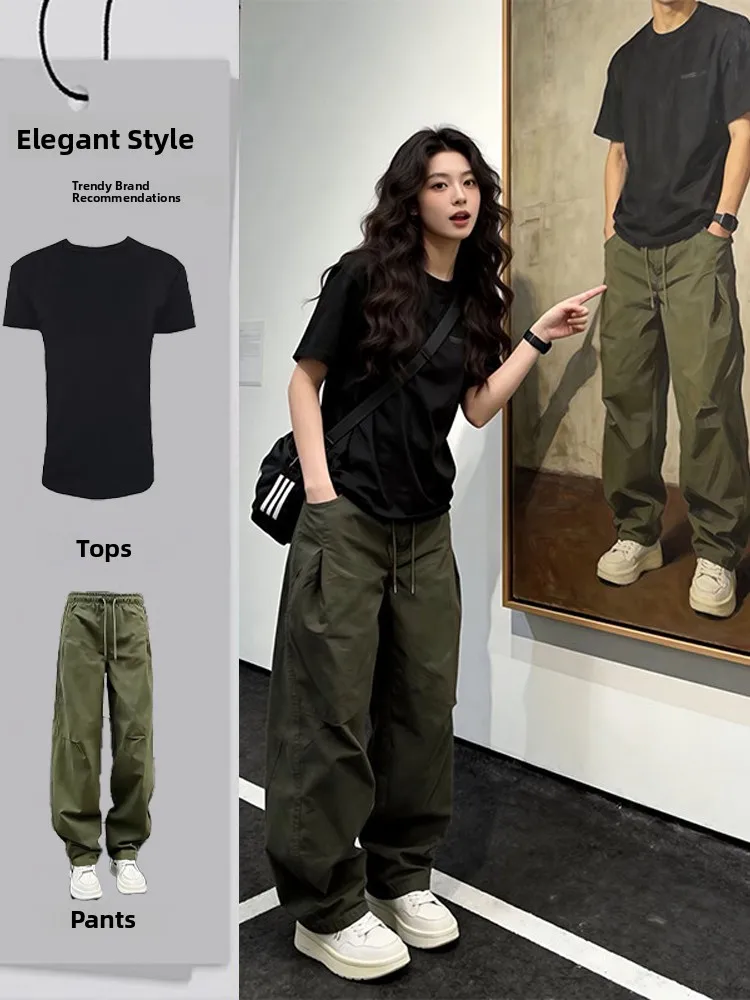 

Мужской модный комплект: брюки-чинос премиум-класса и футболка из чистого хлопка с коротким рукавом. Стильный повседневный комплект для весеннего сезона.