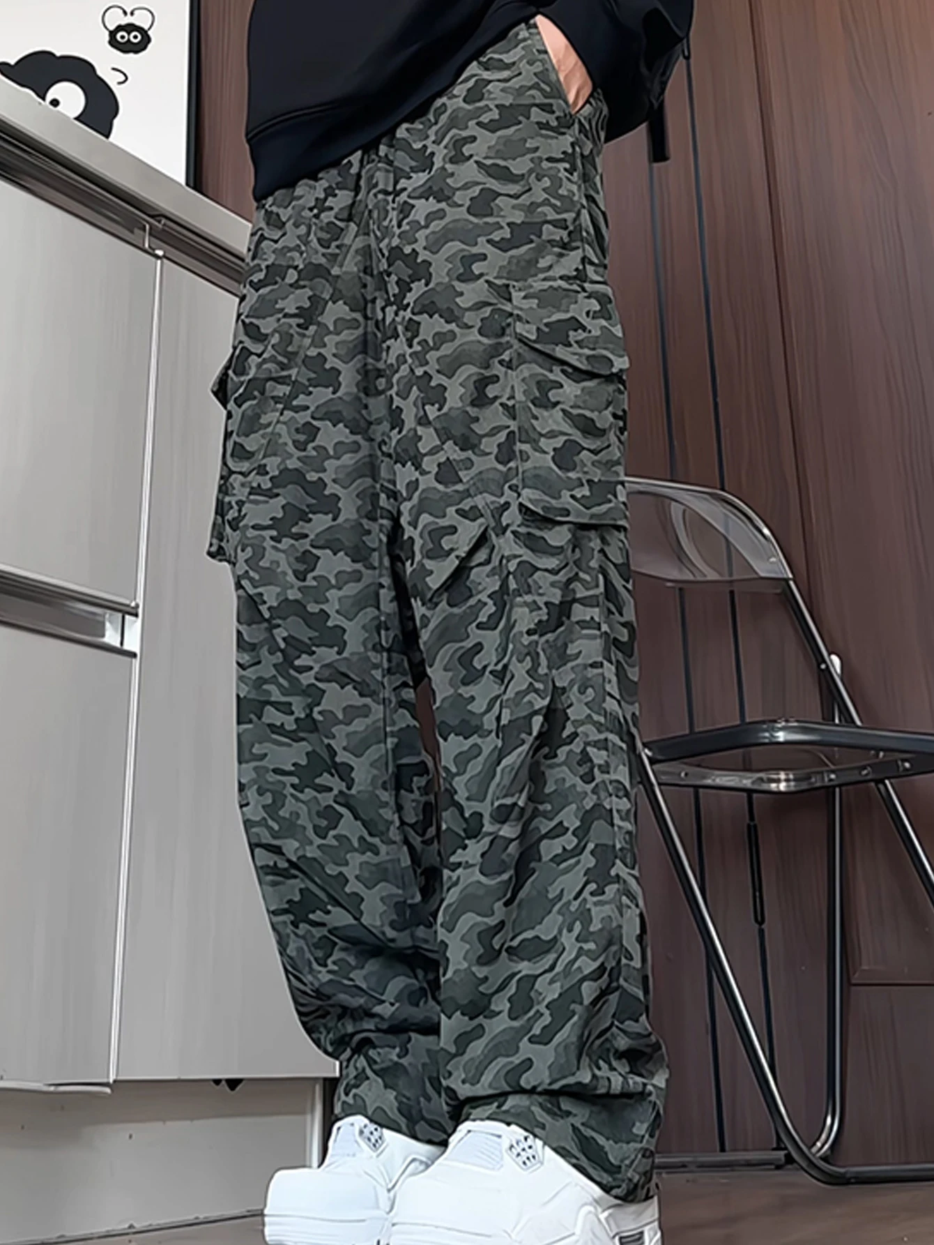 

Men's Camouflage Pattern Corduroy Casual Pants with Side Pockets Workwear Trousers Comfortable Loose Fit Leisure Clothing