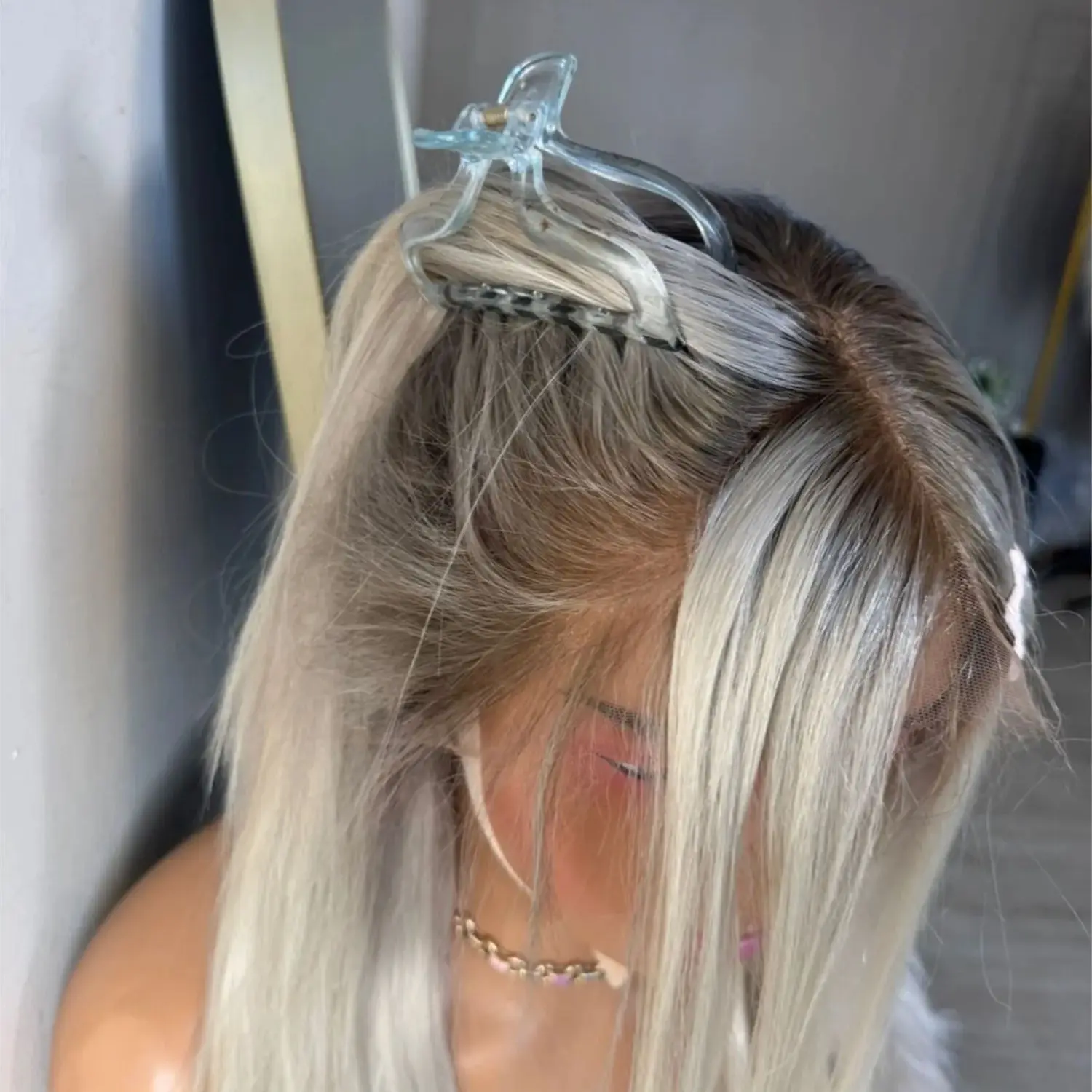 free-part-hair-new-style-icy-blonde-ombre-synthetic-lace-top-wigs-deep-wave-13-4-hd-transparent-lace-wig-small-large-size-cap