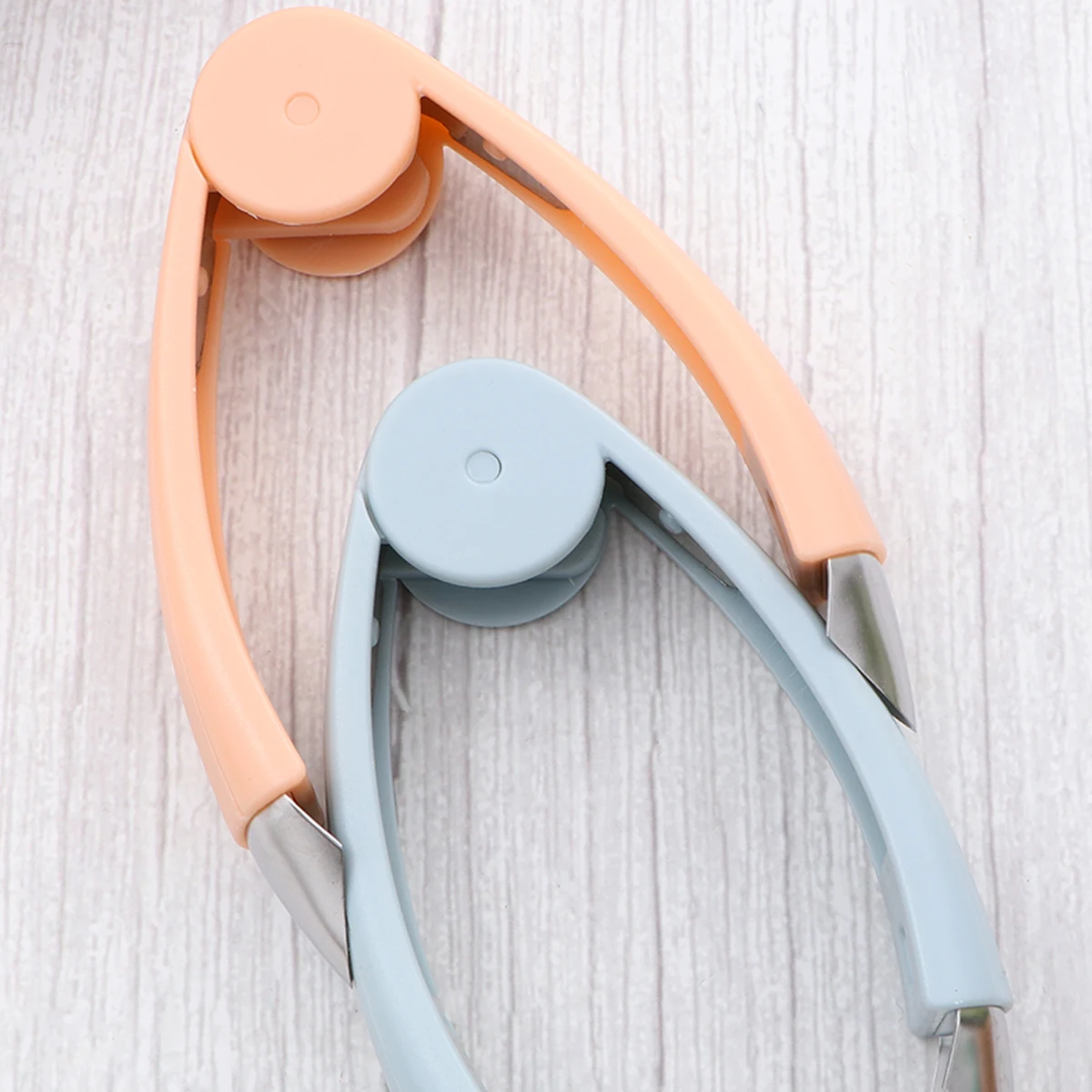 

2pcs Stainless Steel Pineapple Eye Remover Fruit Cutter Tool Non-Slip Handle Kitchen Gadgets For Strawberry Tomato Radish