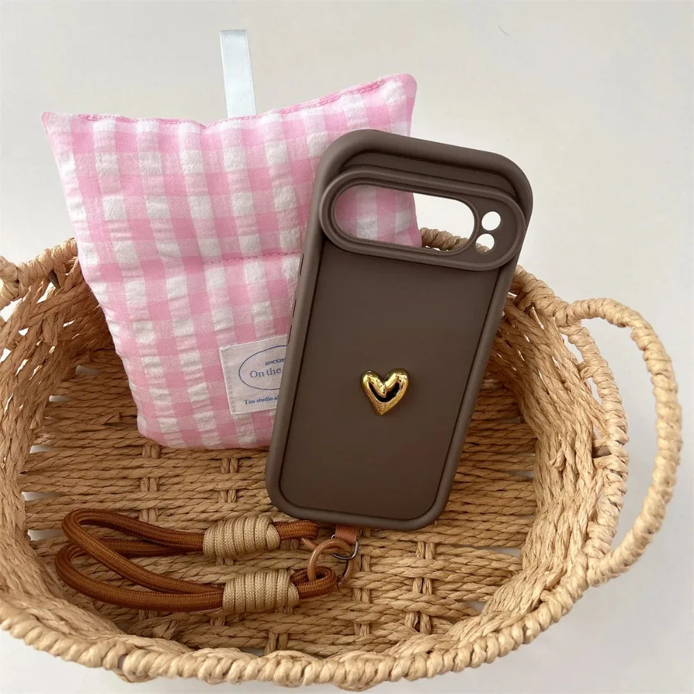 Weiche Silikon-Handyhülle mit 3D-Gold-Herz-Liebesseil, Handschlaufe, Lanyard für Google Pixel 7, 8, 9, Pro, XL, 7A, 8A, stoßfeste Abdeckung