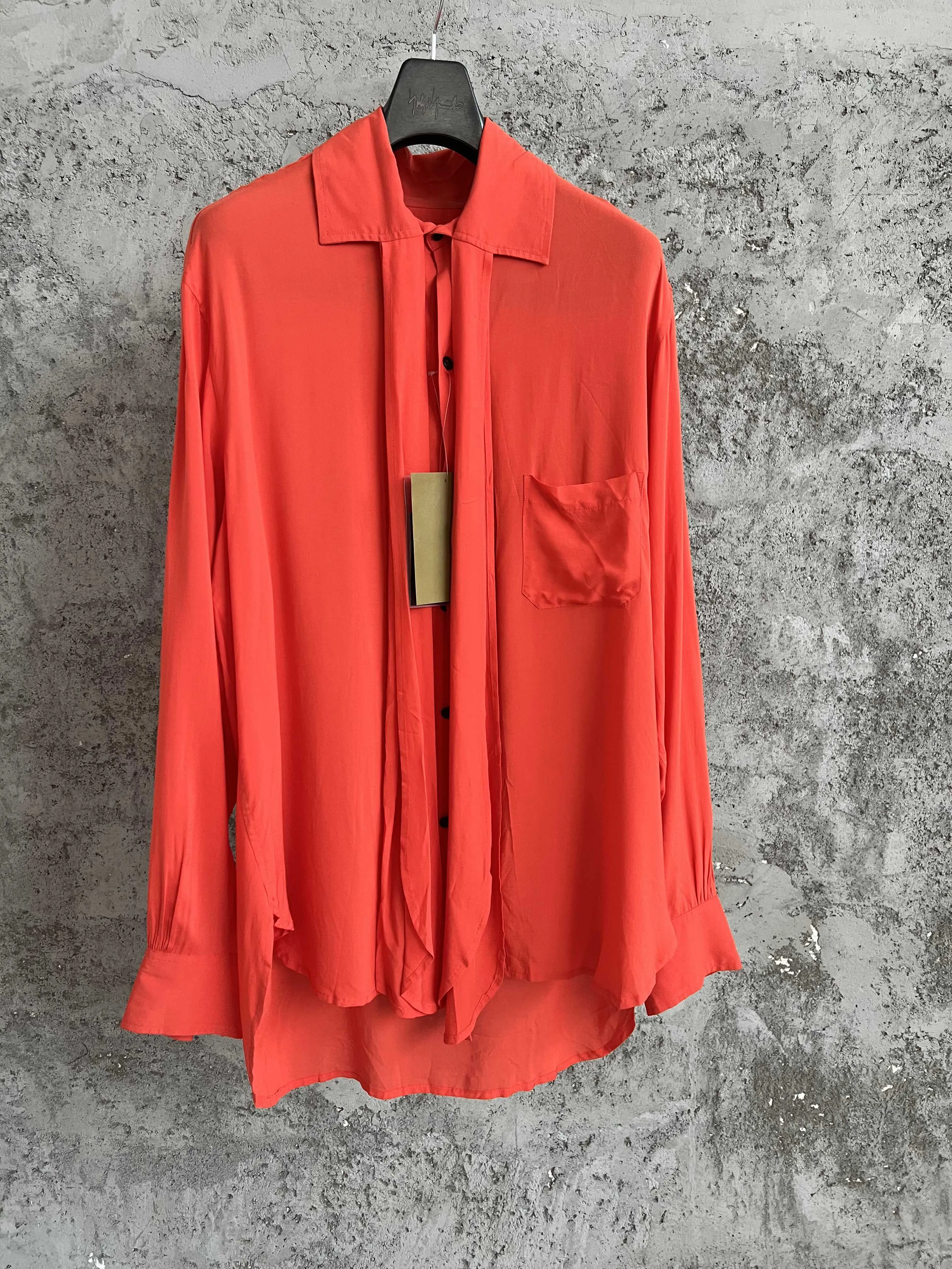 

Original design, unique collar design, mid-length pure cotton long-sleeved shirt