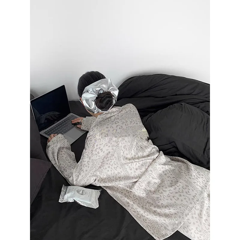 

Комплект шелковых пижам Pjs Setice для женщин, весенне-летний пижамный комплект, повседневная домашняя одежда с леопардовым принтом, модная домашняя одежда, пижама