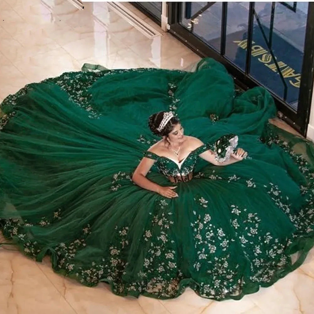 

ANGELSBRIDEP Emerald Green Ball Gowns Quinceanera Dresses Crystal Beading Sequined Appliques Ball Gown Vestidos De 15 Años