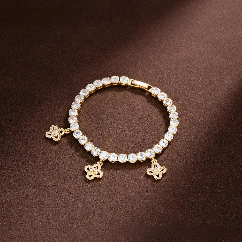

Kitykiss Gorgeous Evening Bracelet Three Flower Pendant AAA Zircon Inlaid Bracelet Elegant and Fashionable High-end Jewelry
