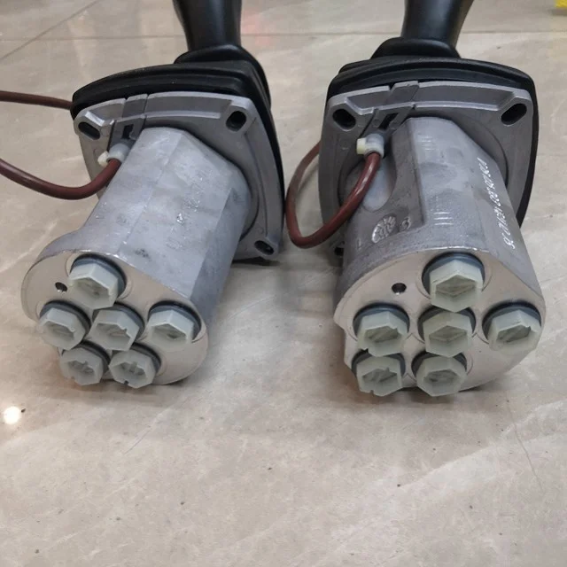 Excavator Parts DX260 Remote Control Hydraulic Joystick Control Valve