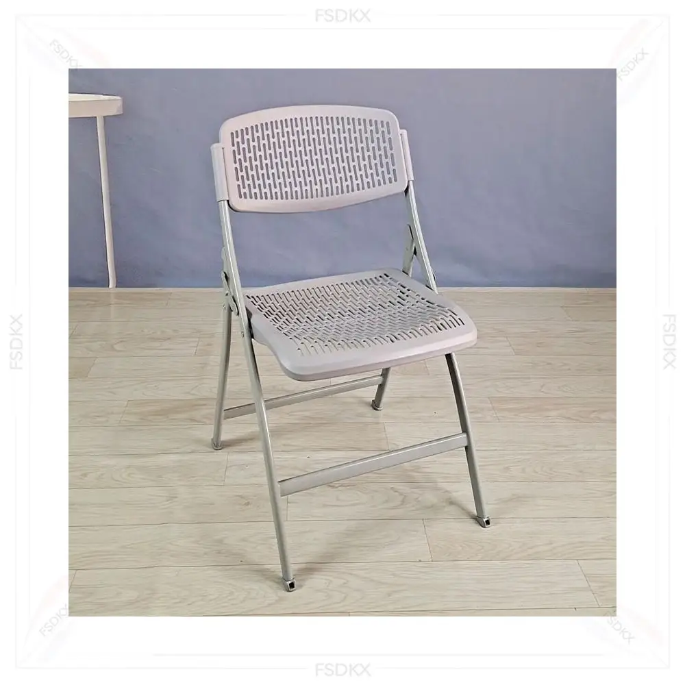 Nuevo diseño de moda, silla plegable de malla de plástico barata para exteriores, silla plegable de plástico de polipropileno, sillas plegables para fiesta y boda