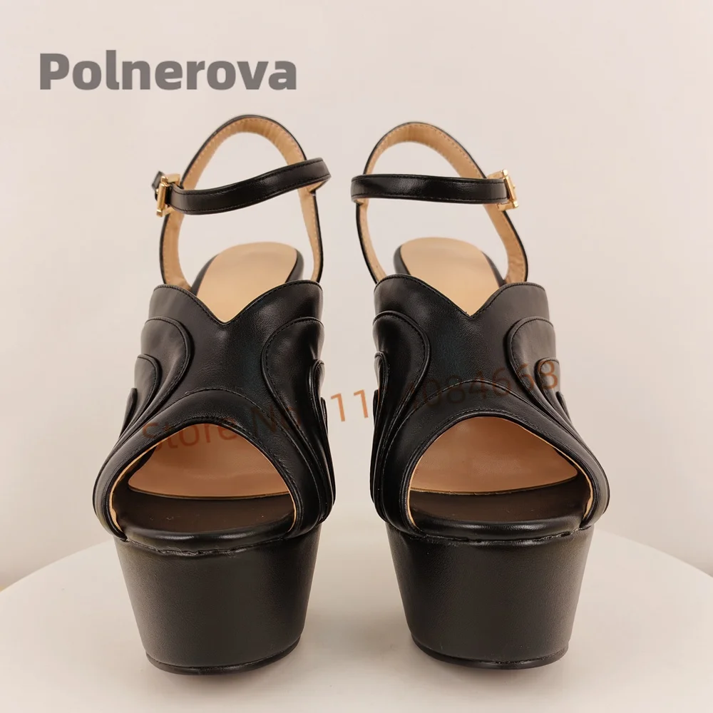 كتلة سوداء كعب صنادل أرضية النساء اللمحة تو ماتي الجلود مشبك حزام عالية الكعب موضة المصارع أحذية الحفلات الصيف