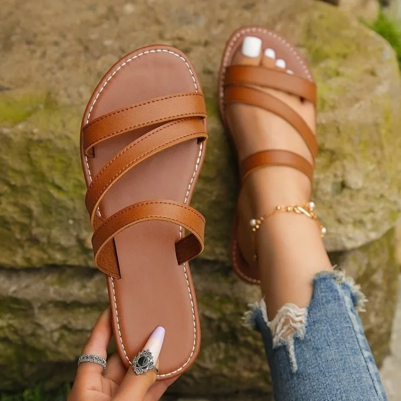 

New Fashion Summer Flat Heel Sandals for Women Casual Plus Size 42 Beach Slippers Woman Leather Strap Slip-On Gladiator Sandals