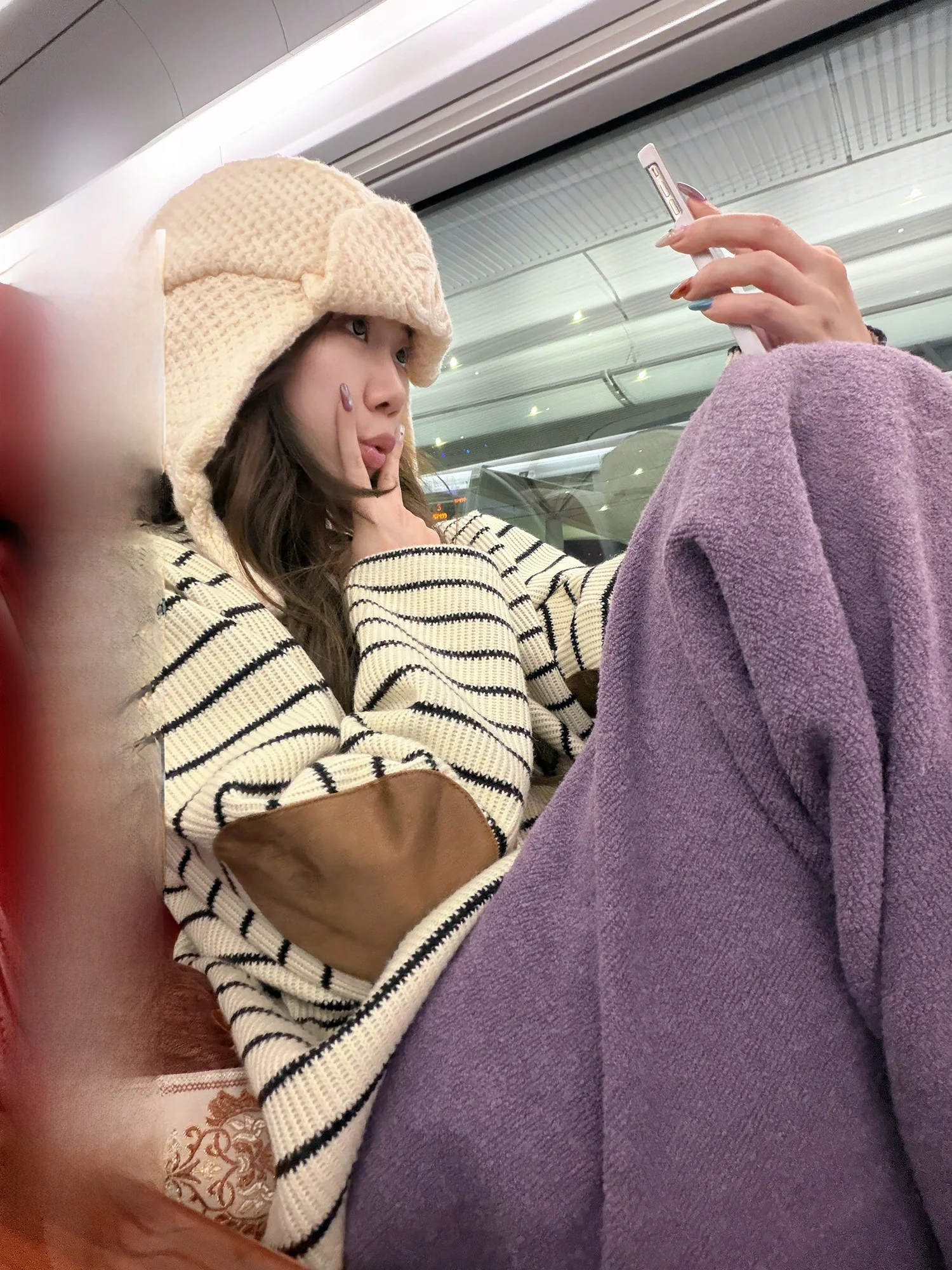 

Женский вязаный свитер Aeronline в стиле ретро с полосатыми вставками и цветовыми блоками, с длинными рукавами, повседневный, черно-белый, с круглым вырезом