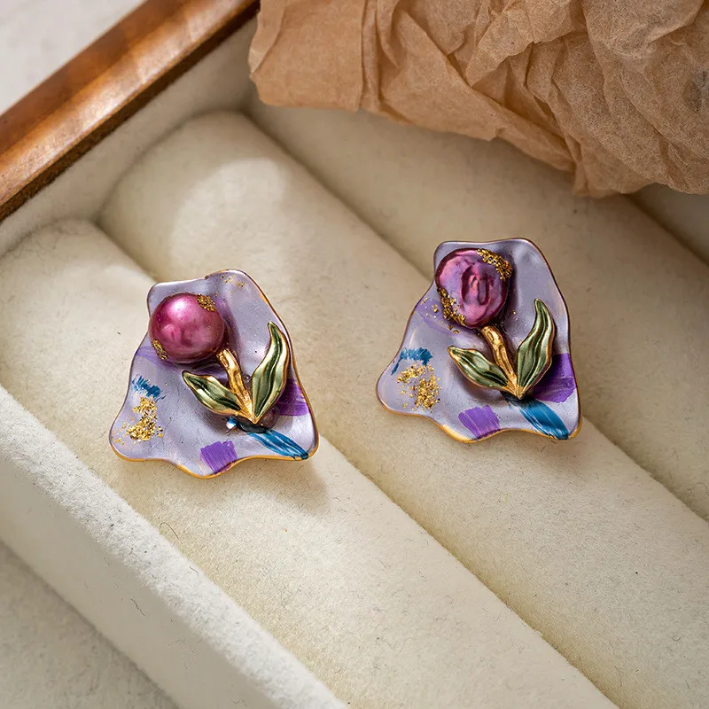 

Natural Pearl Women's Earrings Flower Design Palace Style Stud Earring Retro Earrings Jewelry Sets Accessories Pendant