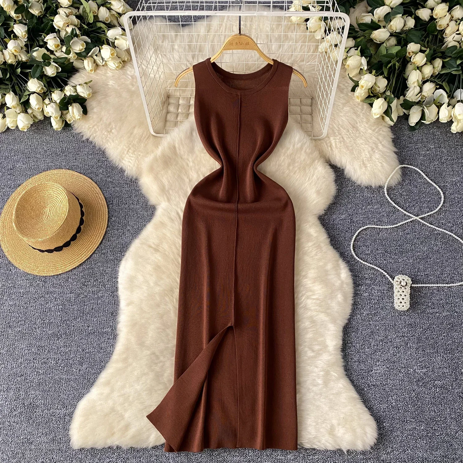 2025 Nieuwe sexy chique zoete o-hals mouwloze split gebreide jurk vintage elegante mode feest slanke zomer a-lijn jurken