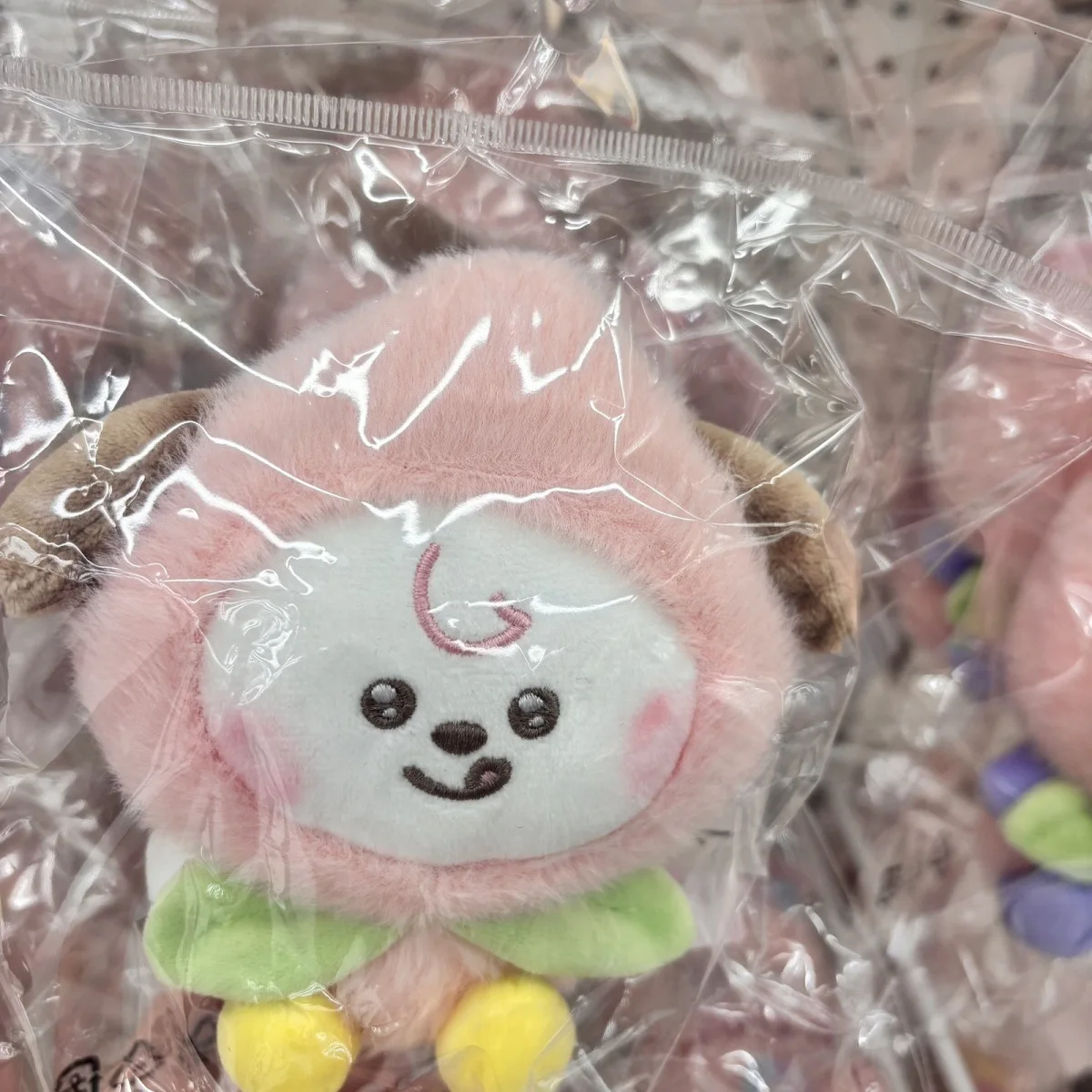 Trendy Kpop BT21 Peach Plush Keychain 7 Pack Cute Stuffed Doll Bag Charm Pendant Collectible Gift For Kpop Fans