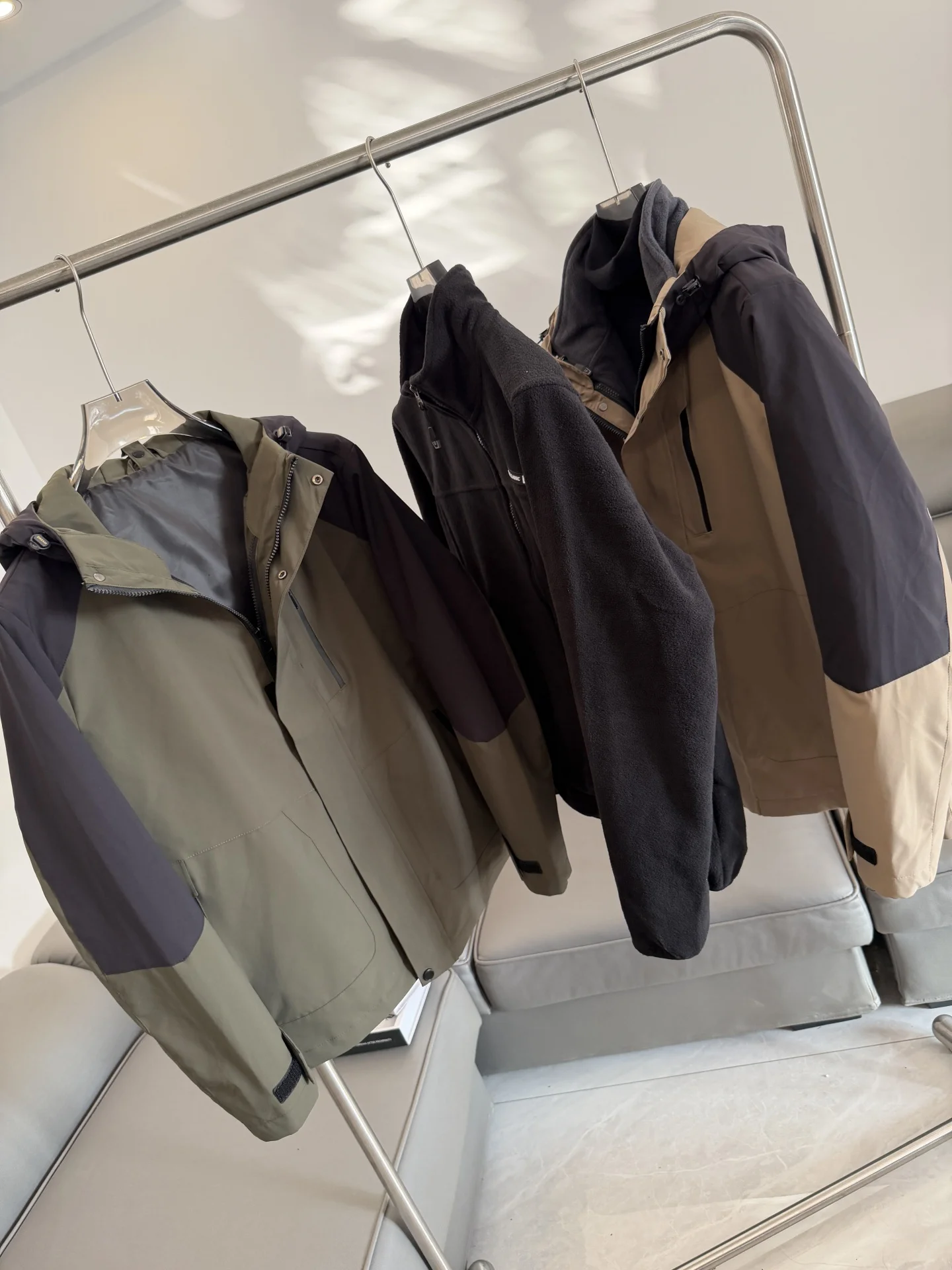 

Мужская утепленная куртка с флисовой подкладкой и капюшоном, ветрозащитная, водонепроницаемая, со съемными элементами, дизайн «три в одном», осенне-зимнее пальто