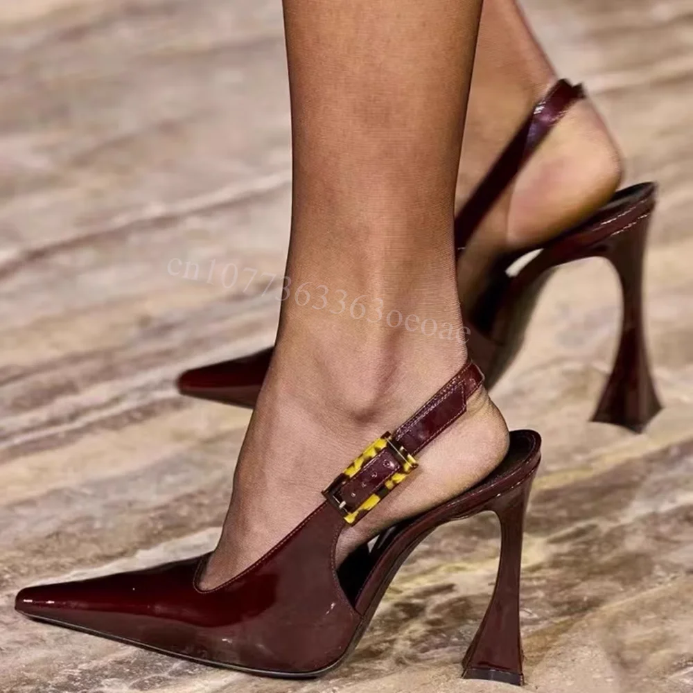 Stile strano Tacchi Hollow Pumps Fibbia Cinturino alla caviglia Scarpe per le donne Scarpe a punta in pelle verniciata 2024 Zapatos Para Mujere