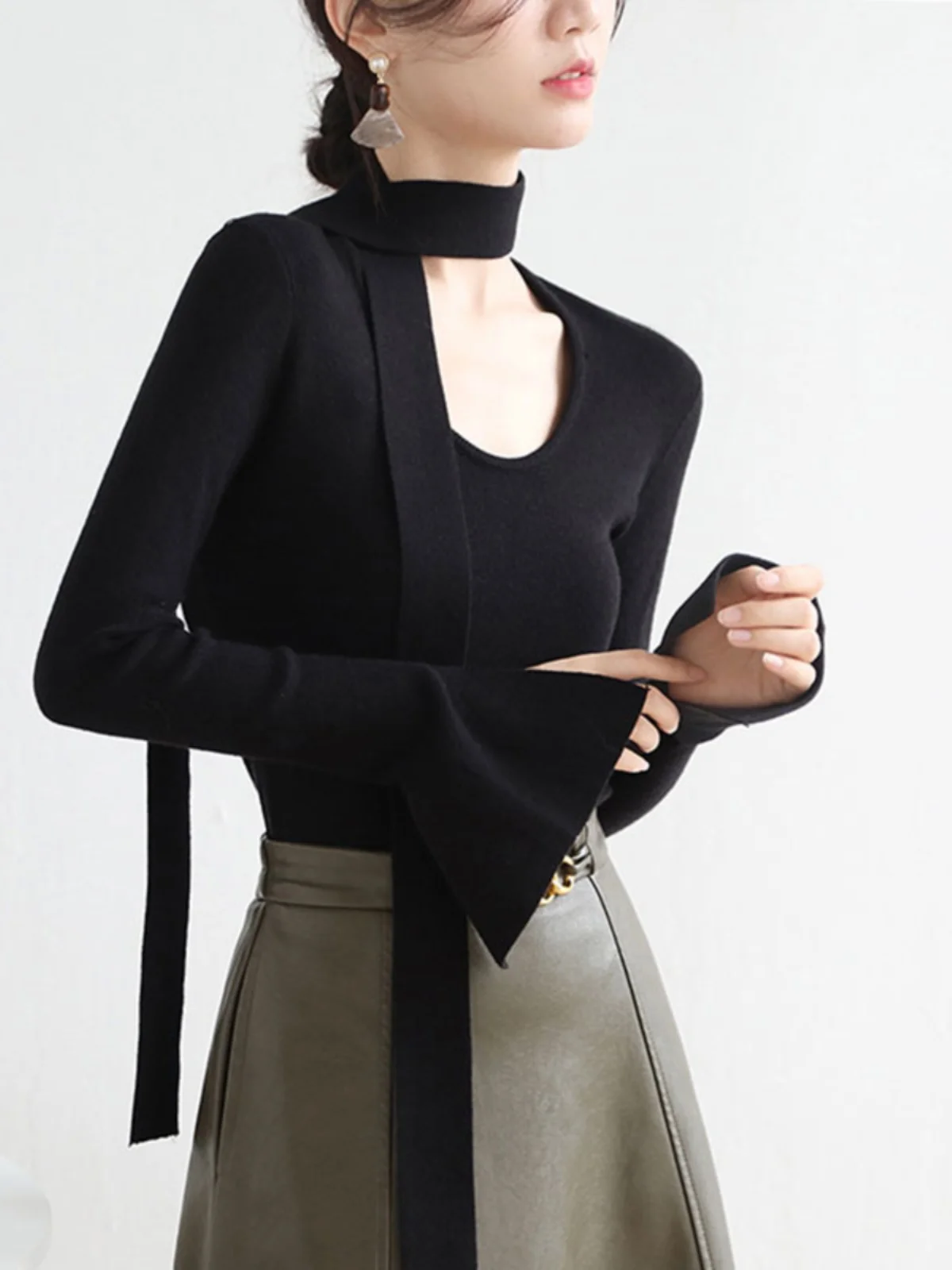 

Women's Knitted Base Shirt with Sash Waist-Cut Spring Autumn Winter Fashion Design Sense Small Audience Sweater Top